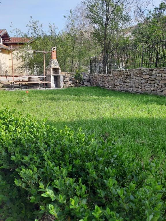 Tsarevets Apartament-Veliko Tŭrnovo Exterior foto